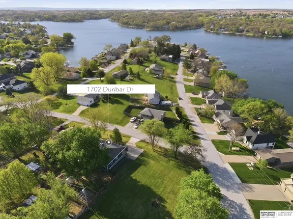 1702 Dunbar Dr, Plattsmouth, NE 68048