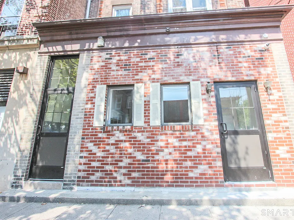 235 Wooster St #2