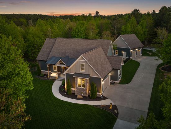 450 High Point Ln, Jasper, TN 37347