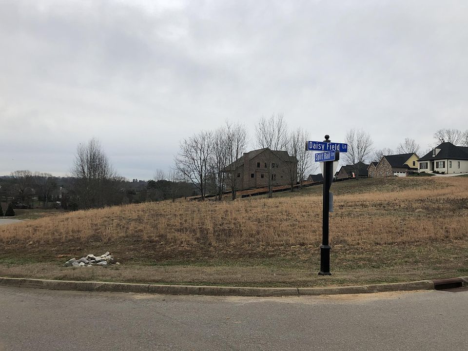 2nd image of 4 Split Rail Ln