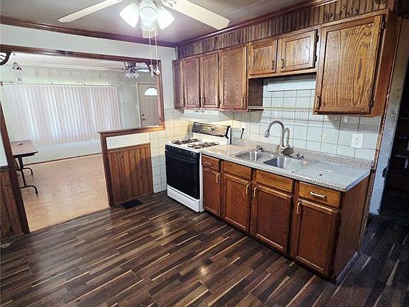 5th image of 9503 Ridge Ave