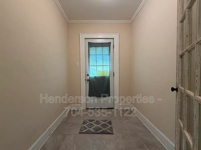 3 bed, 2.0 bath, 2008 sqft, $1,725 — Photo 3