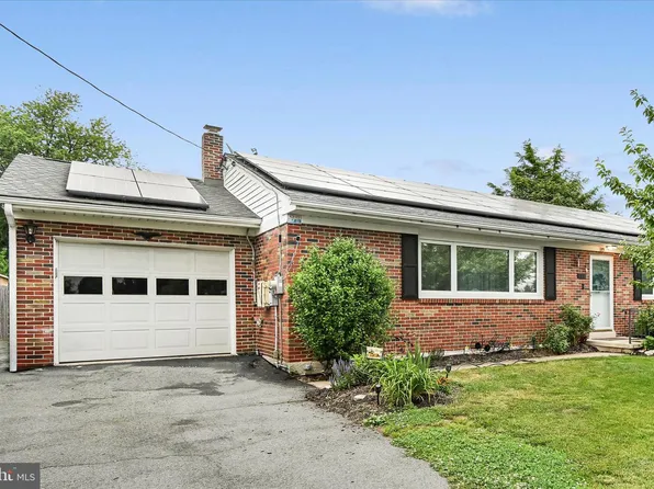 593 Mull Ave, Leesport, PA 19533