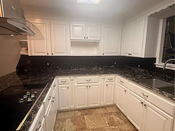 3rd image of 203 Flowers Rd