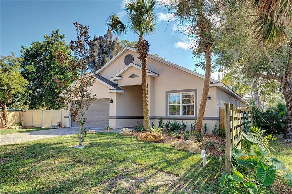 3 bed, 2.0 bath, 1884 sqft, $4,500 — Photo 3