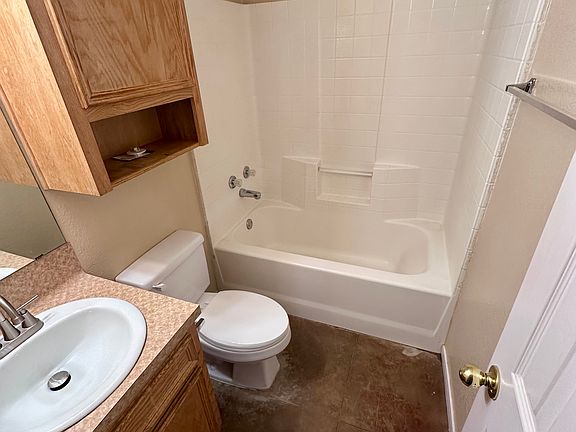 5th image of 817 Willowood #817