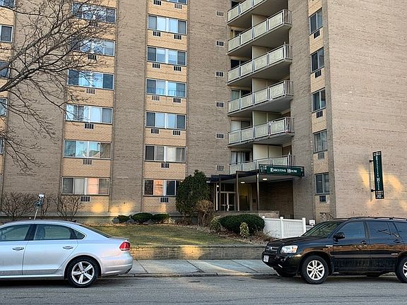 2nd image of 1025 Hancock St Unit 1A