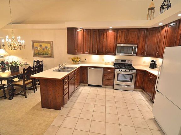 3rd image of 48 Fieldstone Unit C