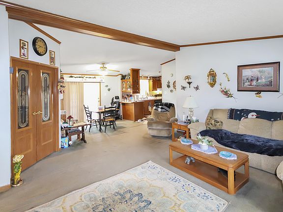 3rd image of 20 Barnside Dr