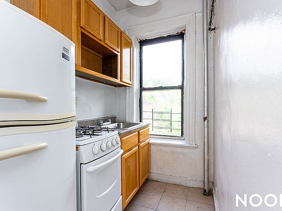 2nd image of 148 Hancock St #3E