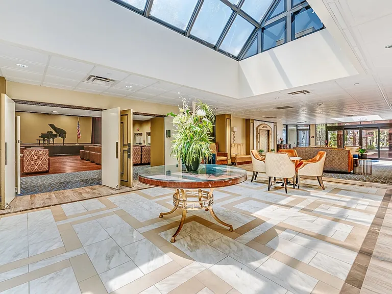 Park Tower - 55+ Active Adult Apartments — Photo 3