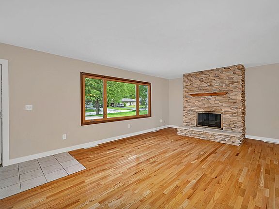 5th image of 24253 S Edwin Dr