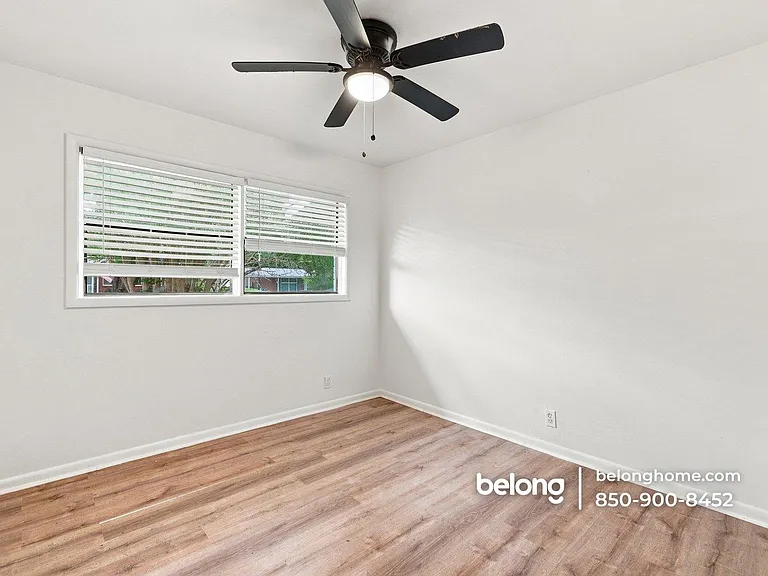 6011 Greenwood Ln — Photo 13