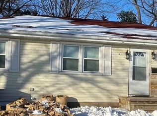 122 Nevada Dr, Decatur, IL 62526