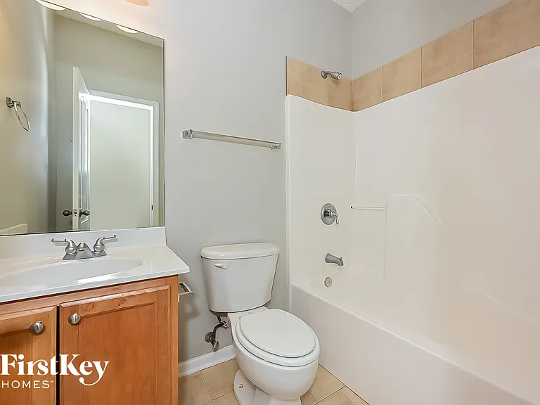 9123 Alden Dr — Photo 14