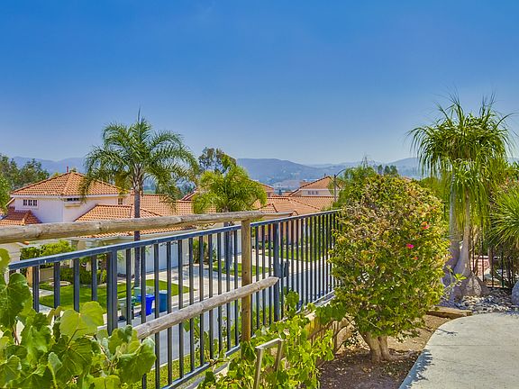 2nd image of 2442 Eagle Crest Ln