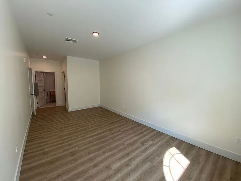 One Park Apartments — Photo 107
