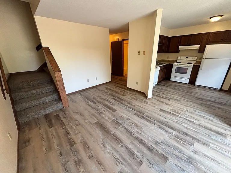 515 E Cascade Ave — Photo 5
