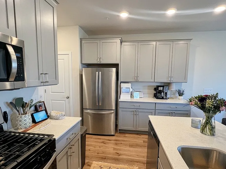 7703 Clayton Ave — Photo 3