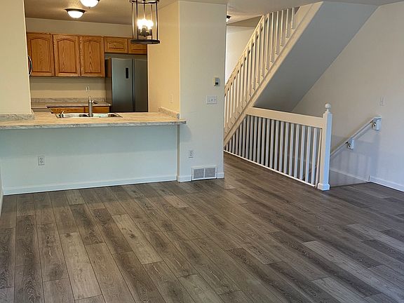 5th image of 784 Gateway Cir