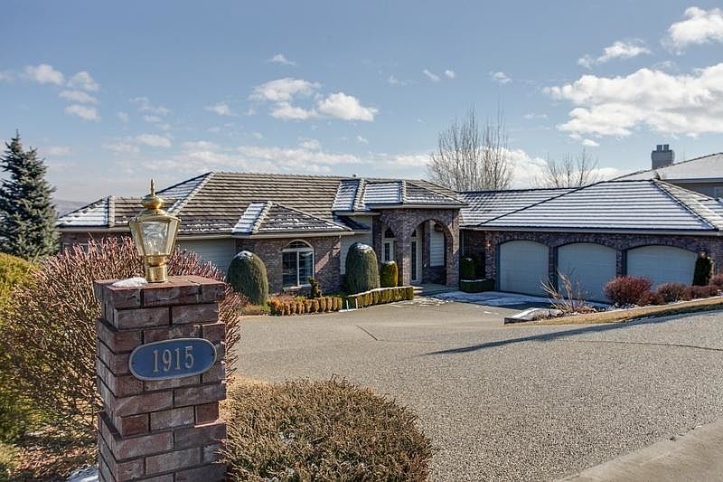 1915 Broadview, Wenatchee, WA 98801 Zillow