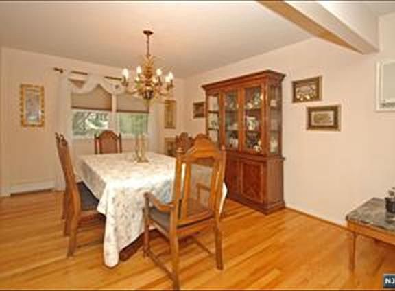 5th image of 42-06 Naugle Dr