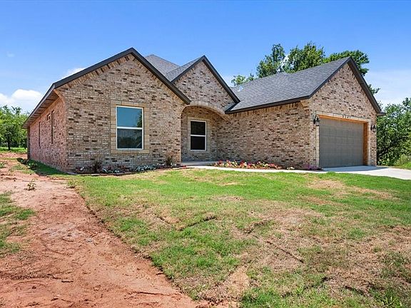 3rd image of 2341 Dixie Dr