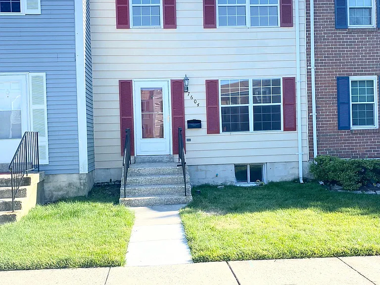7604 McNamara Dr — Photo 1