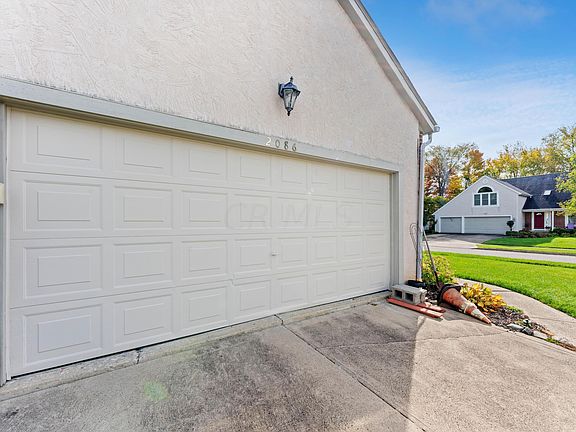 4th image of 2086 Wagontrail Dr