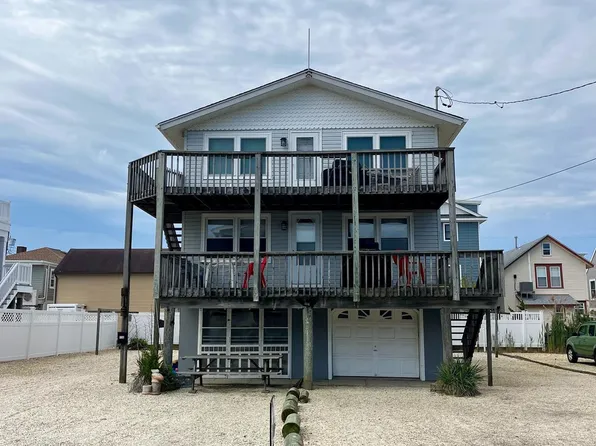 116 E 28th St, Brant Beach, NJ 08008
