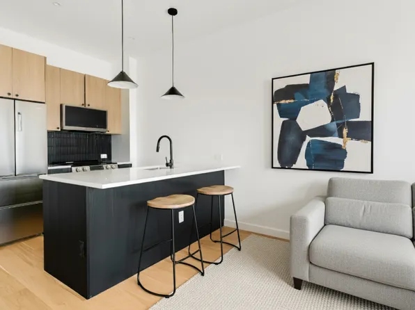 11-14 35th Avenue image 2 of 5