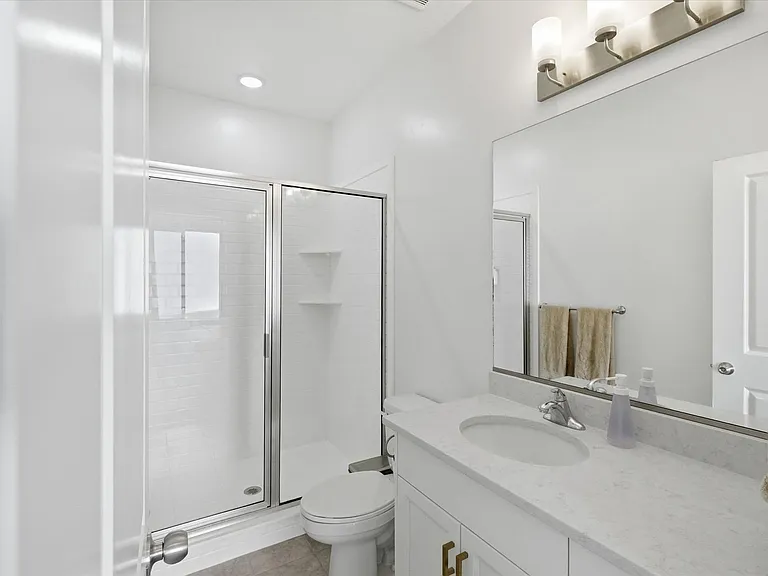 740 W 500 N — Photo 8