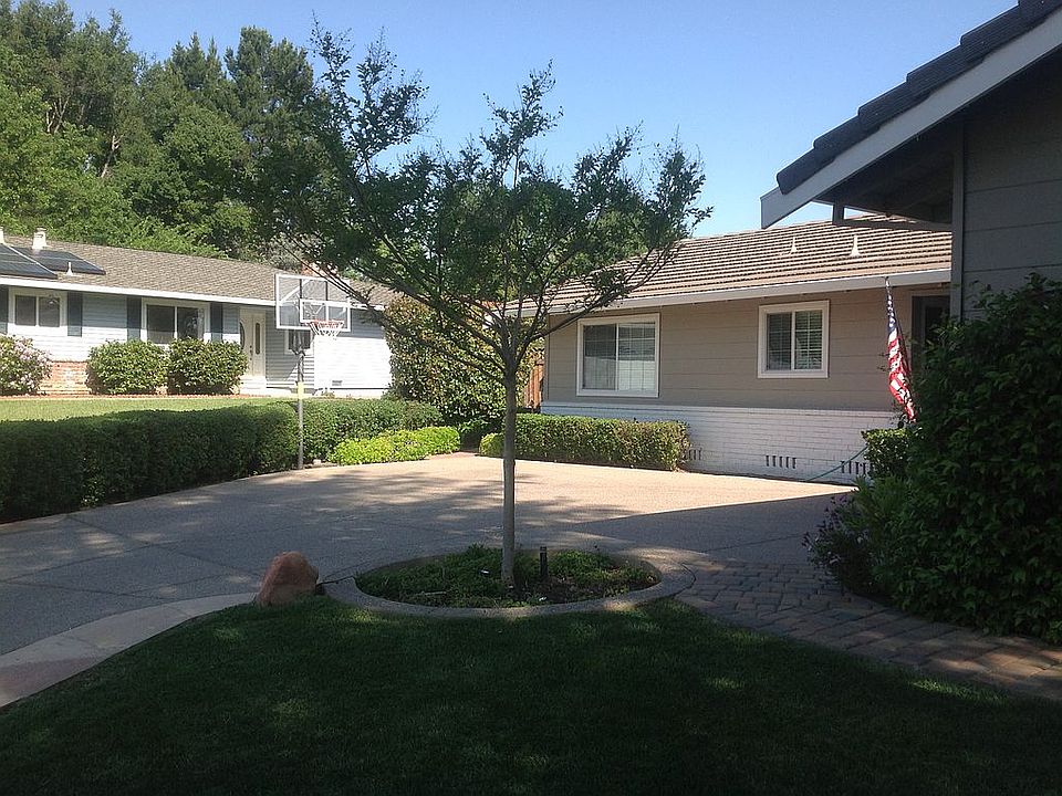 2nd image of 30 Appian Ct
