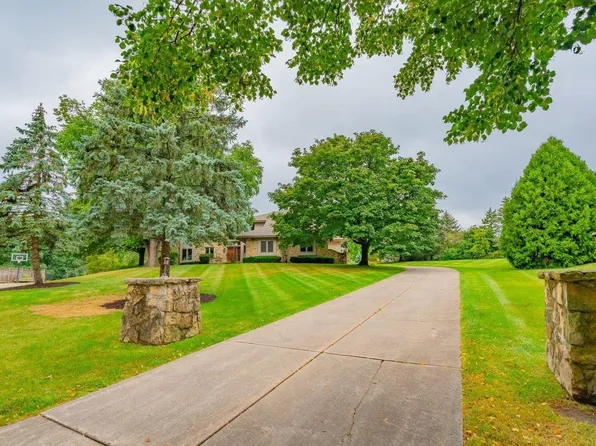 82 Chequamegon Bay, Madison, WI 53719