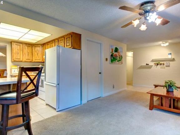 4th image of 2304 SE 106th Ave