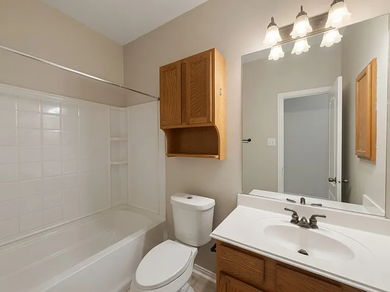 821 Hickory St — Photo 10