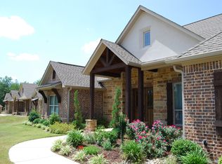 190 Rockrose Dr, Longview, TX 75605