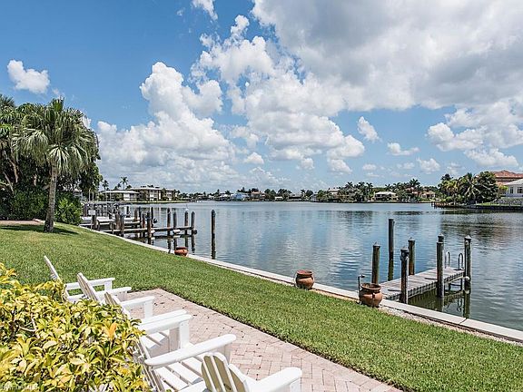 2nd image of 3070 Gulf Shore Blvd N