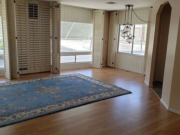 5th image of 98 Desert Rose Dr