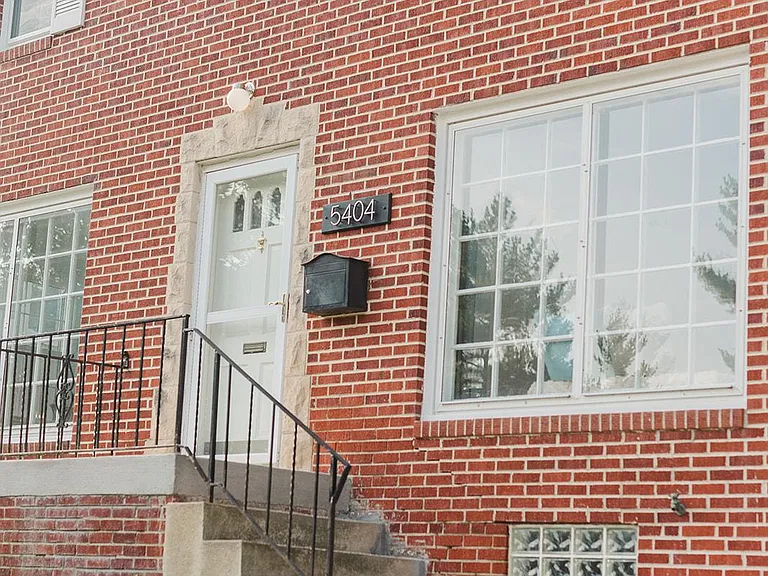 5404 Ingersoll Ave — Photo 1