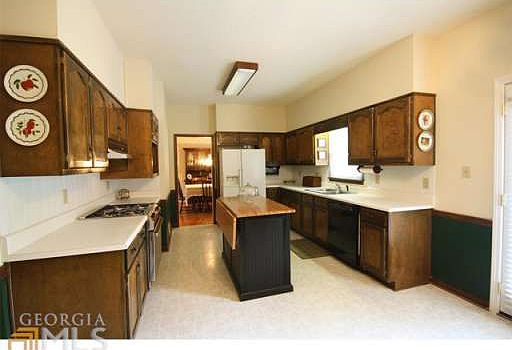4th image of 145 Antebellum Way