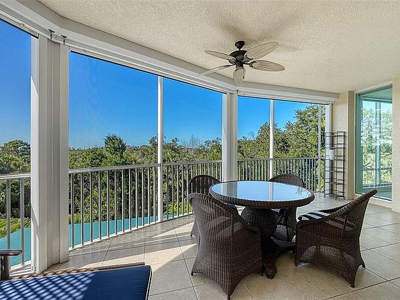 3rd image of 393 N Point Rd APT 301