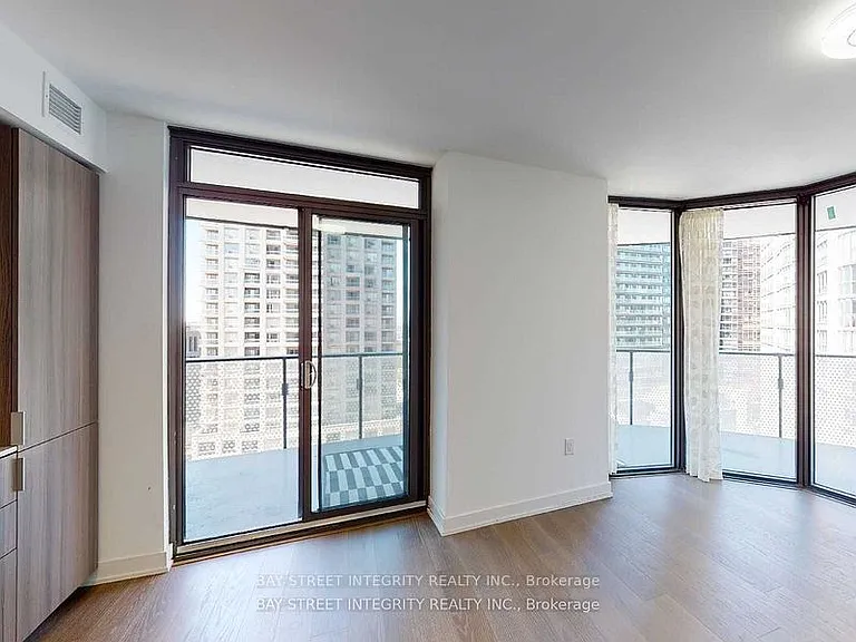 11 Wellesley St W #1308 — Photo 4