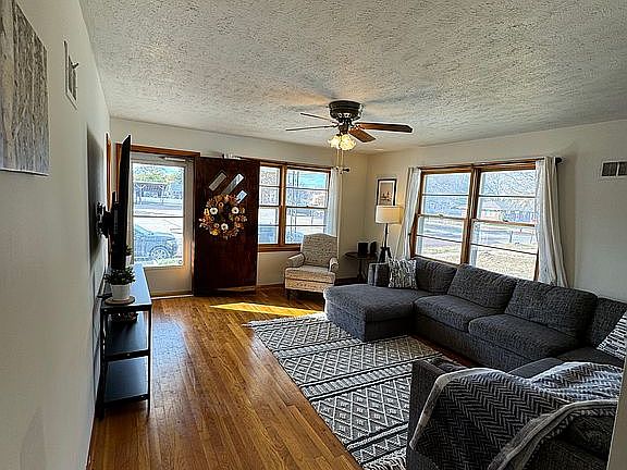 5th image of 116 N 5th St
