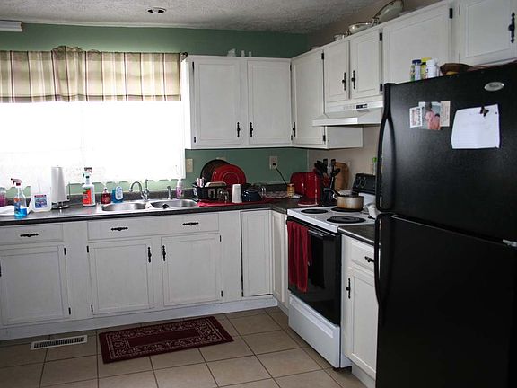 4th image of 353 Hickory Dr