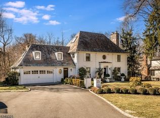 25 Old Chester Rd, Essex Fells, NJ 07021
