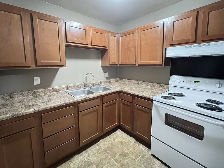 Twin Gables Apartments — Photo 48