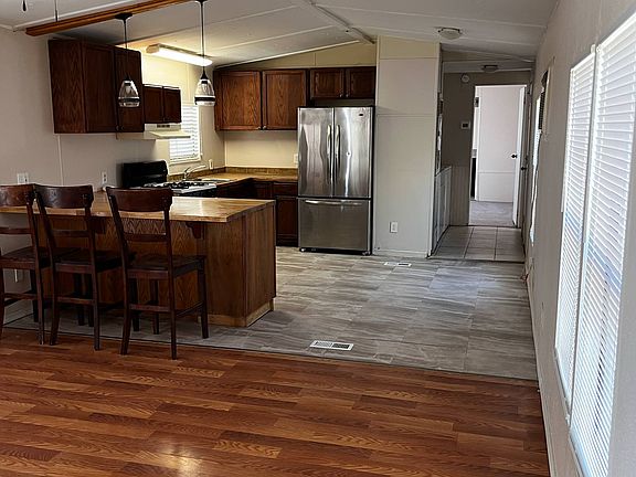 4th image of 1893 Sea Breeze Ln