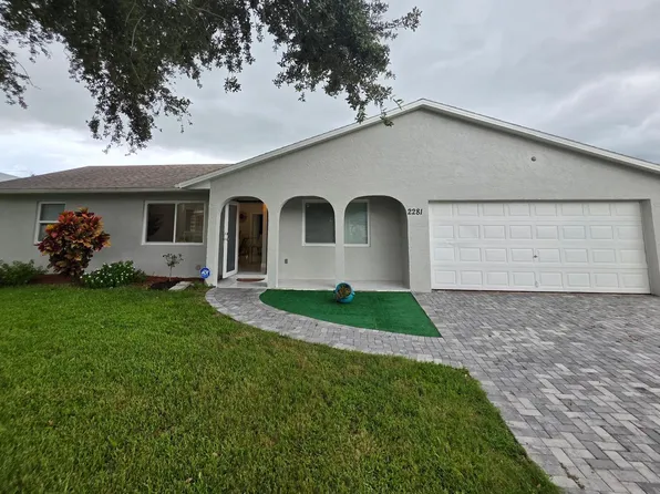 2281 SE Belvedere Street, Port St Lucie, FL 34984