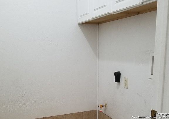 5th image of 4221 Silver Lake Dr